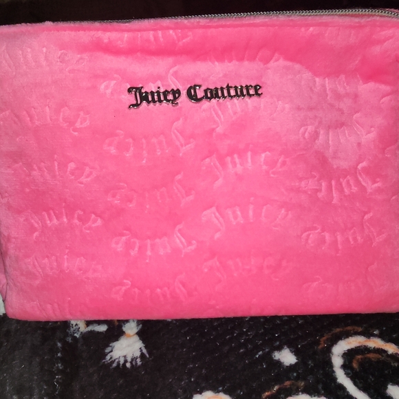 ✨️💓Juicy Couture Vibrant Pink Cosmetic Bag/ NWT✨️💓✨️💓 - Picture 5 of 7